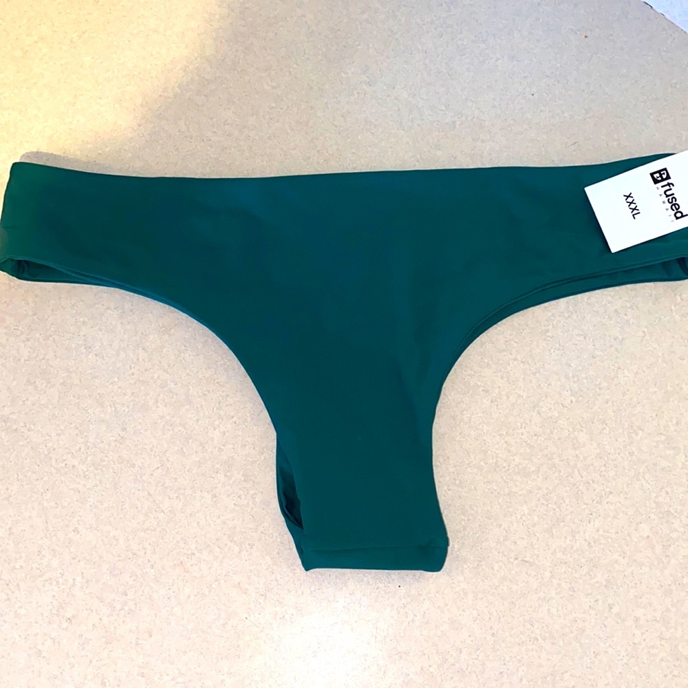 Fused Hawaii bikini bottoms size XXXL